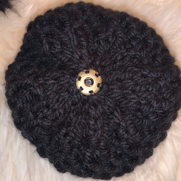 Hand knot toque removable pom NWOT - Picture 5 of 6